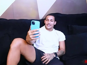 粗大鸡巴捅进小屁眼 korean gay porn xvideo