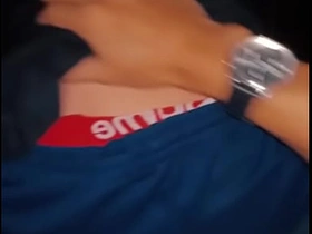 在玫瑰与玫瑰之间喝了几杯后，邻居最终操了我 sex videos asian gay hd