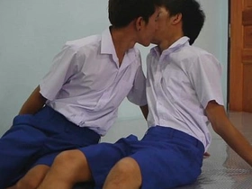 学生仔性爱大冒险 aged chinese and white vintage gay porn