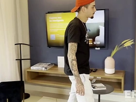 跟老婆吵架后跟兄弟喝酒结果搞成这样 asian web series gay sex videos