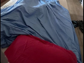 他在被窝里快速激烈地打飞机射精 - 真实高潮 asian delivery beggar gay porn