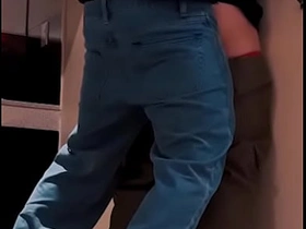 发情的同学趁家里没人把他的鸡巴塞进来 chinese gay bloke porn video