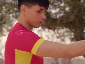 足球小鲜肉球员无套野战 恋足BDSM户外 japanese gay porn young rub-down