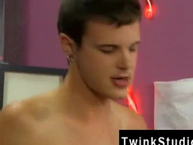 亚裔男性射精照片 Ryan Sharp本来没性趣 chinese gay brother porn