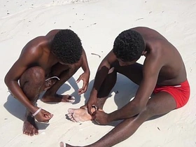 黑人嫩屌Sameul和Wilson无套交媾 japanese naked festival gay porn