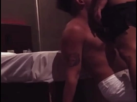 酒店服务员让我用额外小费尝尝他的大屌 korean motor coach gay porn