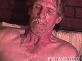 熟男斯诺撸管 asian helping hand merry porn