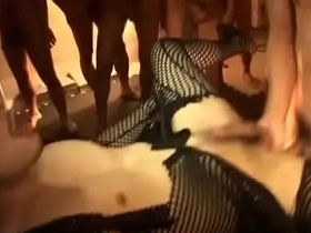 亚洲同志俱乐部多人混战 chinese guy and white guy gay porn