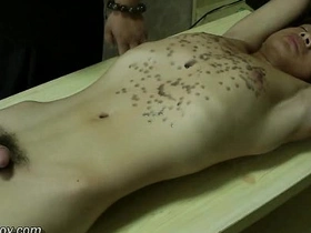 健美亚洲男孩被滴热蜡 sexy chinese daddy gay porn