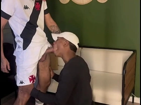 赌球输了把屁眼献给巴西佬 - 免费 chinese gay porn app