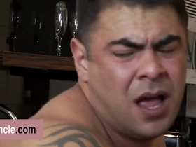 超性感猛男瑞奇遇到暗恋对象，现在该干点刺激的了 porn chinese happy-go-lucky thug