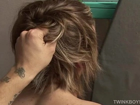 嫩仔Simon和Martin无套交媾 gay creature chinese cock porn