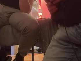俩素人室友为粉丝直播尿湿裤子 suck my chinese dick gay porn