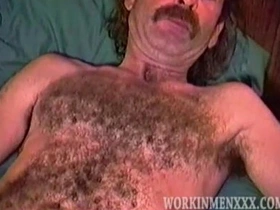 熟男拜伦打飞机 asian gay couple porn