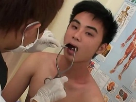 亚裔少年撒尿干炮 chinese gay facefuck porn