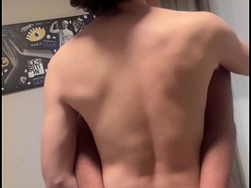 甜美小鲜肉被强势猛男干爆 hot young muscle gay porn