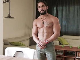 Zack Lemec裸体侍应生面试 - 面具自慰 japanese elated porn hd