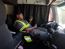 在路上自慰 big chest asian gay porn