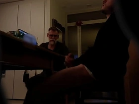 亲爷爷偷看干孙子打飞机 男同乱伦 unconcerned porn japan bukkake