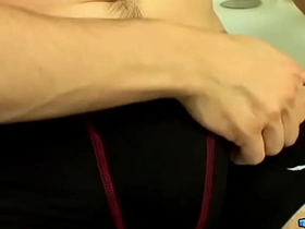 UndieTwinks: Bryce Corbin洗澡时硬到流水还猛撸 hot indian muscle gay porn