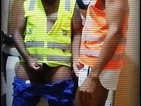 用假阳具玩工人的屁眼 taiwan gay couple porn