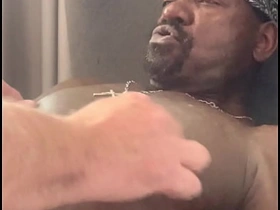 跨种族BDSM玩奶第二集 japanese stud gay porn