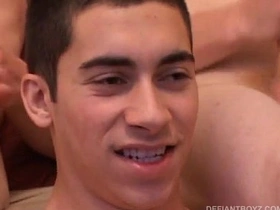 年轻三人组互吃精液 teen asian gay boys sex videos