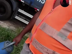 一边等卡车装货一边打飞机 asian unconcerned online sex videos live