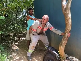 工地黑哥溜出来让停车场管理员爆菊 wild asian gay copulation videos