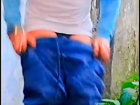 可爱伪娘户外玩乐和撒尿合集 hot gay porn animation