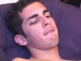 年轻的德文撸出精液然后吃掉 gay teen porn japan