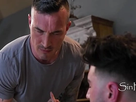 蒙眼男以为是他女友在口交...其实是基佬同事偷拍的全过程 chinese gay twerking porn