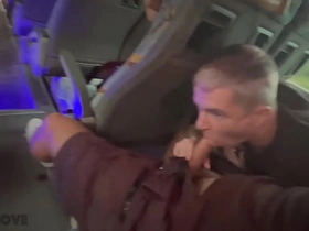 公交车上陌生人的口活和酒店里的爆浆 asian cheerful club sex videos