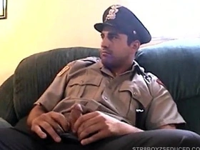 维尼给直男警察扎克口交 gay chinese robber porn
