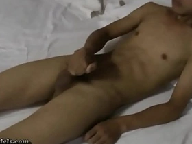 亚洲大屌男孩自慰 handsome asian boys jubilant sex videos