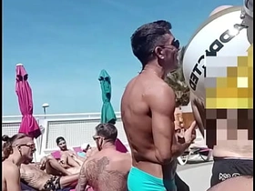 泳池边的口交盛宴：我的鸡巴是2025 Grabbys周末的主角！ chinese daddy twink uncaring porn