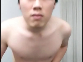 可爱的亚洲小鲜肉打飞机 gay chinese ass twerking porn