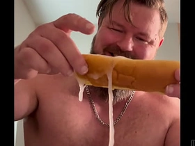 肌肉猛男连续5次把浓精射在热狗上 japanese uncaring porn gif