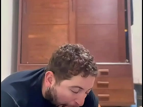 我把街上那个直男骗来给我口交 把他变成我的小骚货 hot husky asian gay porn