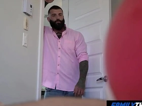 家庭嫩肉 - 和熊系继父共度情人节 hot anime porn gay