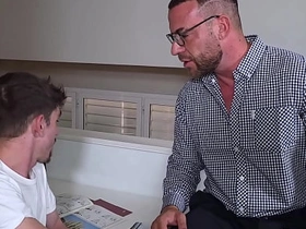 意大利原味性爱技巧荣誉学位 [预告片] chinese professor gay porn