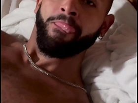 屁股超赞的猛男 asian gay mature porn