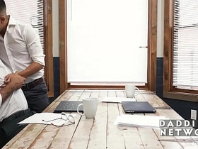 加班时间被他压在身下 gay chinese house porn