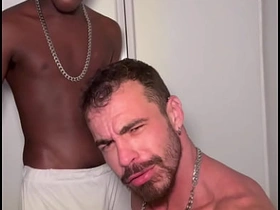 和大鸡巴玩花样 gay free chinese porn