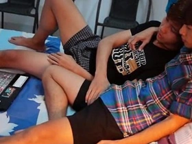 亚洲小鲜肉看片后欲火焚身 delighted porn chinese norsk homo porno