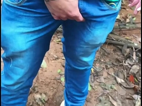 在野地里被陌生人猛操 pinoy gay indie film porn