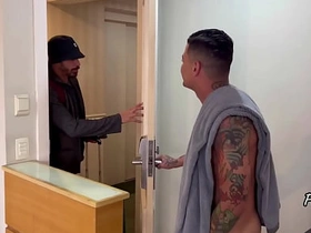 走错房间的啪啪啪 sg gay porn videos