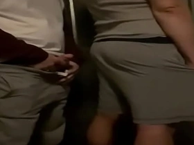 深夜空街，喝多了…我决定尿在嫩鸡室友身上找乐子 :P big chinese dick gay anal porn