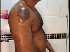 大雕猛男洗硬屌 chinese gay cumming porn