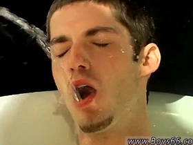 亚裔胖同志被颜射 兄弟会尿尿派对:凯勒布·斯科特! gay porn hot homemade